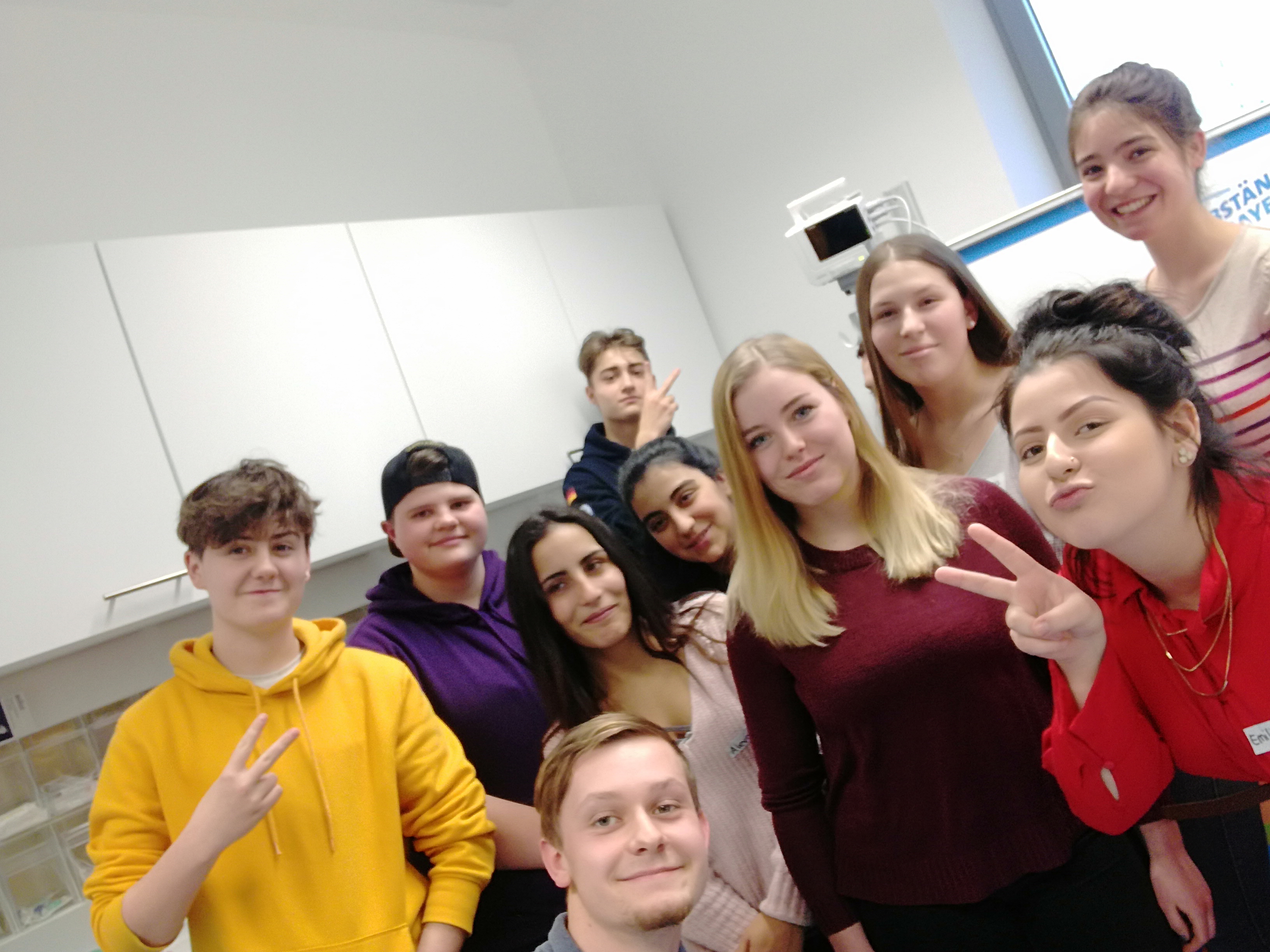 Selfie der teilnehmenden Schüler in der Goldberg Klinik